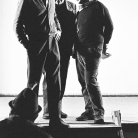 Franco Coggiola con Policarpo Lanzi e Michele L. Straniero durante le prove dello spettacolo “Domani Alessandria ieri, oggi noi” al Teatro di via Vescovado di Alessandria nel 1968. Foto © Gianmaria Vergano