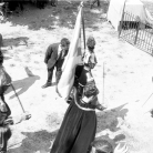 La Banda di Cinquecerri di Ligonchio, maggerini e Romolo Fioroni alla Carbonaia – Campagna di ricerca sui Maggi – Costabona 1966 – Foto © Giorgio Vezzani