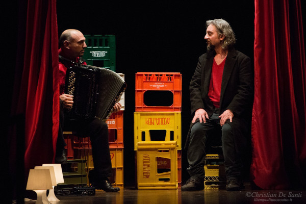 Ascanio Celestini e Gianluca Casadei in scena