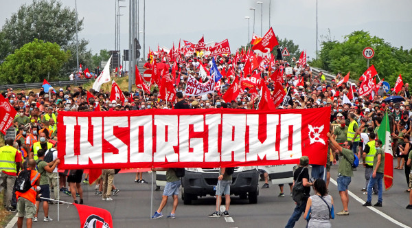Lavoratori della GKN in corteo